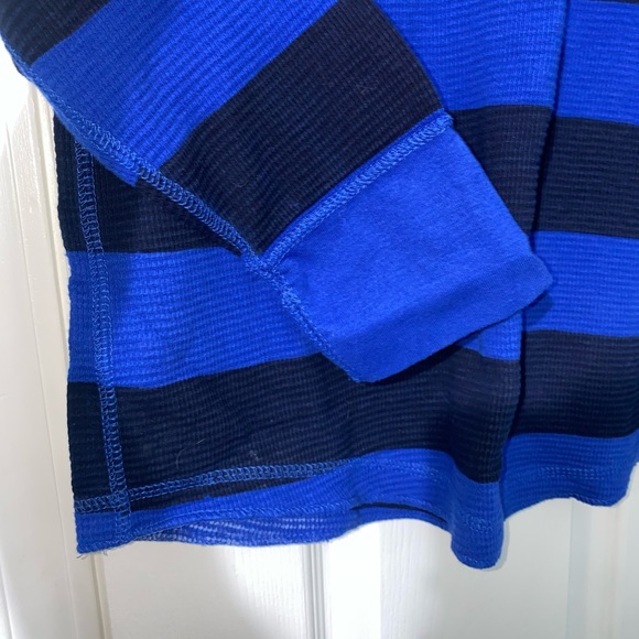 Roebuck & Co. Men’s Crewneck - Picture 4 of 4